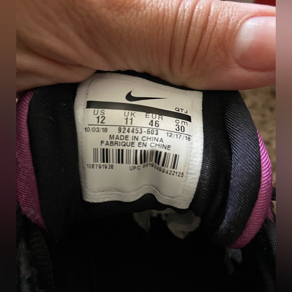 NIKE AIR VAPORMAX PLUS ACTIVE FUSHIA/BLACK - Picture 4 of 10